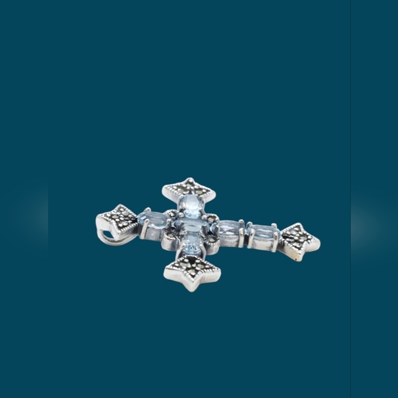 OBJ Vintage 925 Silver Aquamarine and Marcasite Cross Pendant - Picture 4 of 8